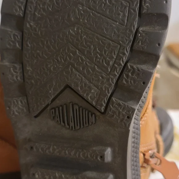 Palladium Tan Leather Boots For Kids. Like New - Picture 6 of 6